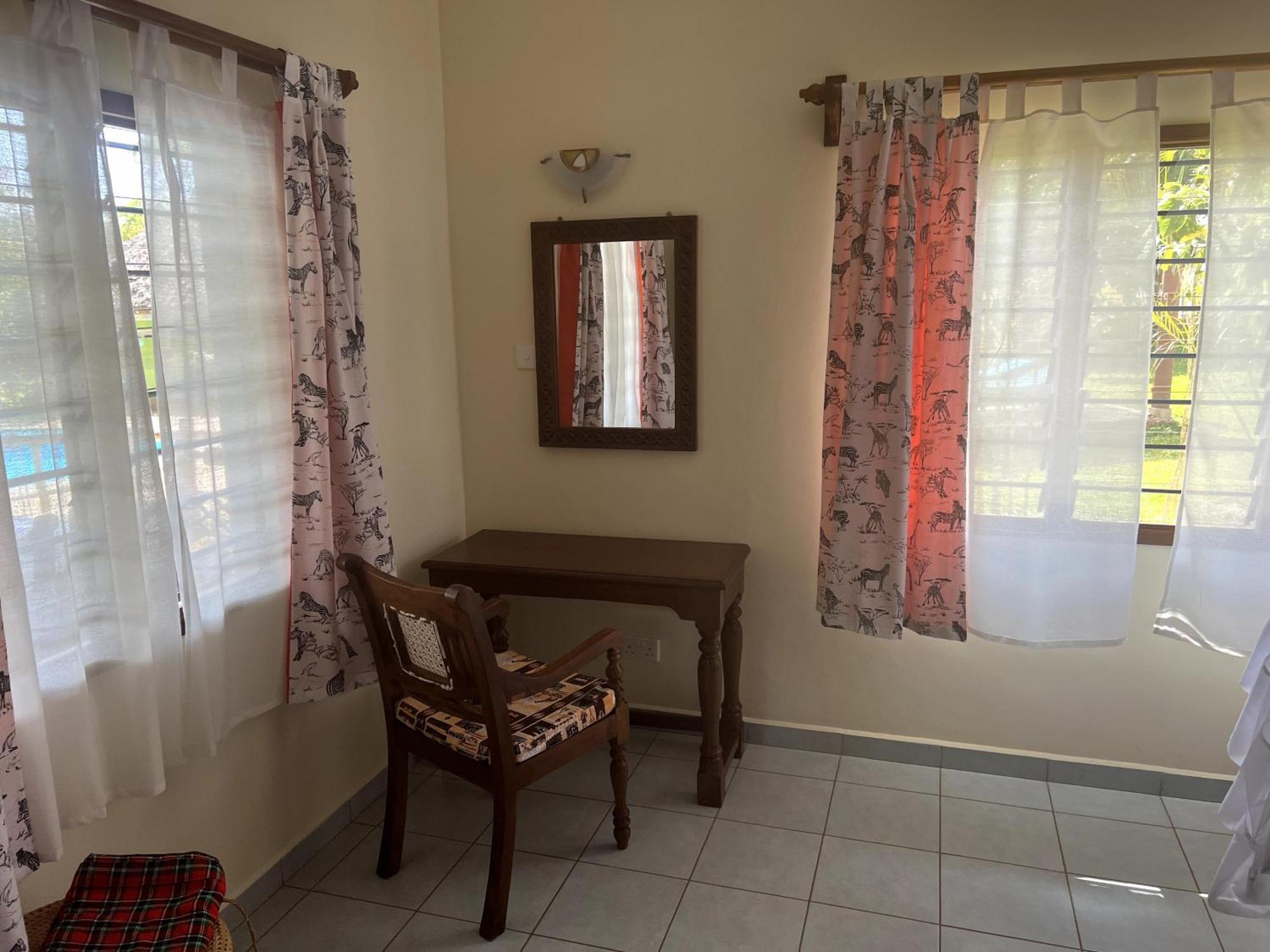 דיאני ביץ' Paradiesische Villa Maisha Mazuri Mit Pool. Terrasse Und Personal מראה חיצוני תמונה