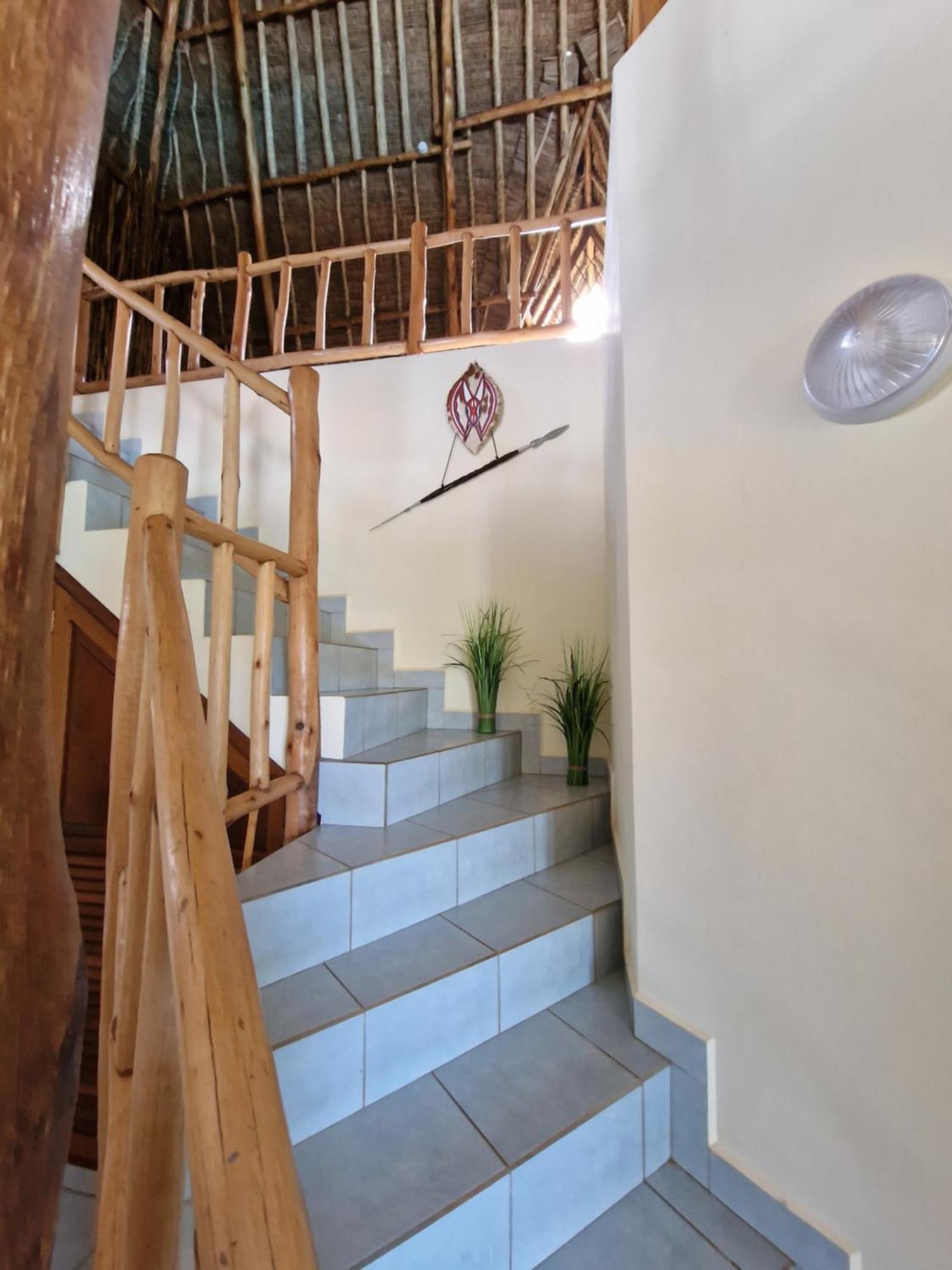 דיאני ביץ' Paradiesische Villa Maisha Mazuri Mit Pool. Terrasse Und Personal מראה חיצוני תמונה