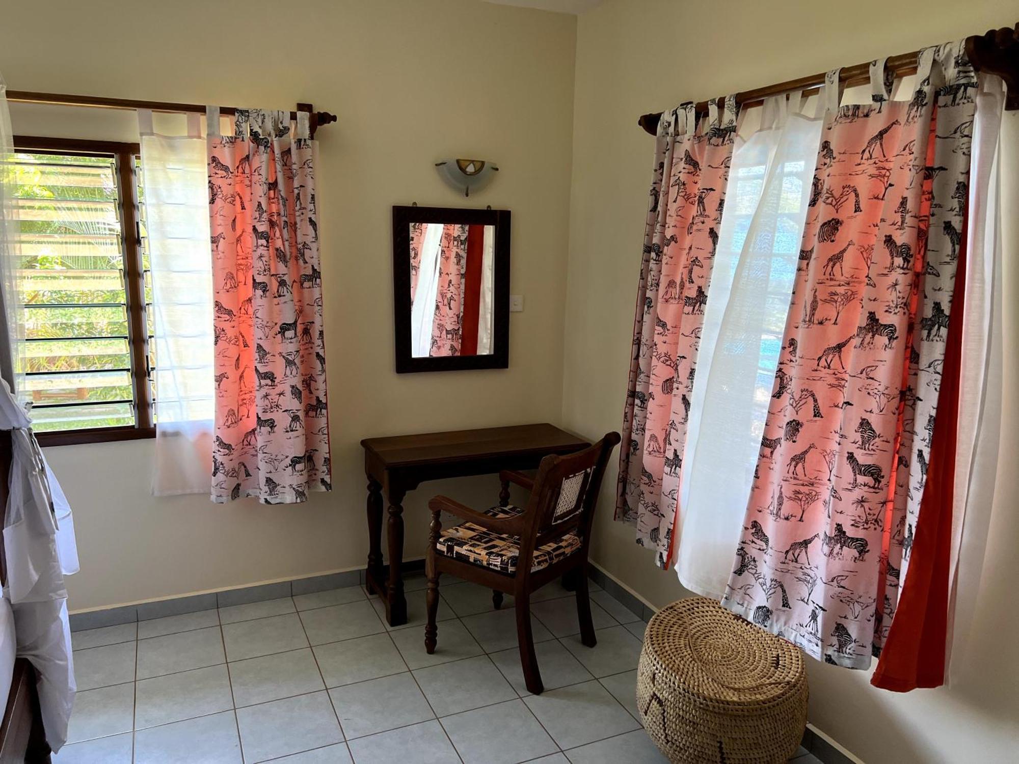 דיאני ביץ' Paradiesische Villa Maisha Mazuri Mit Pool. Terrasse Und Personal מראה חיצוני תמונה