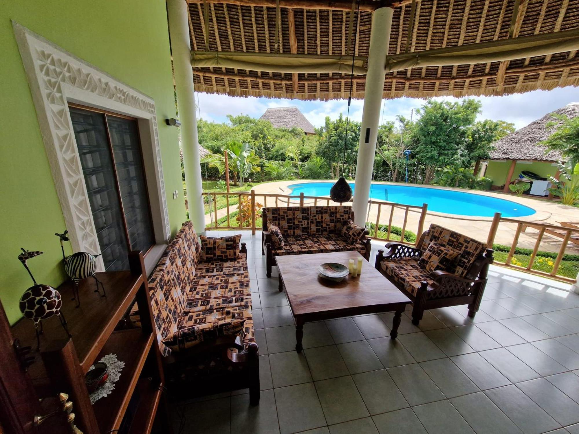 דיאני ביץ' Paradiesische Villa Maisha Mazuri Mit Pool. Terrasse Und Personal מראה חיצוני תמונה